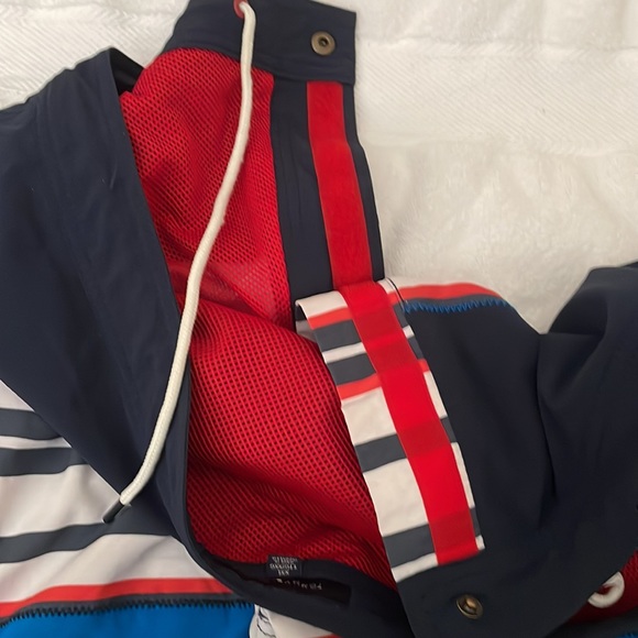 Tommy Hilfiger men’s bathing suit size xxl. Snap Velcro waist with drawstring. - Picture 9 of 9